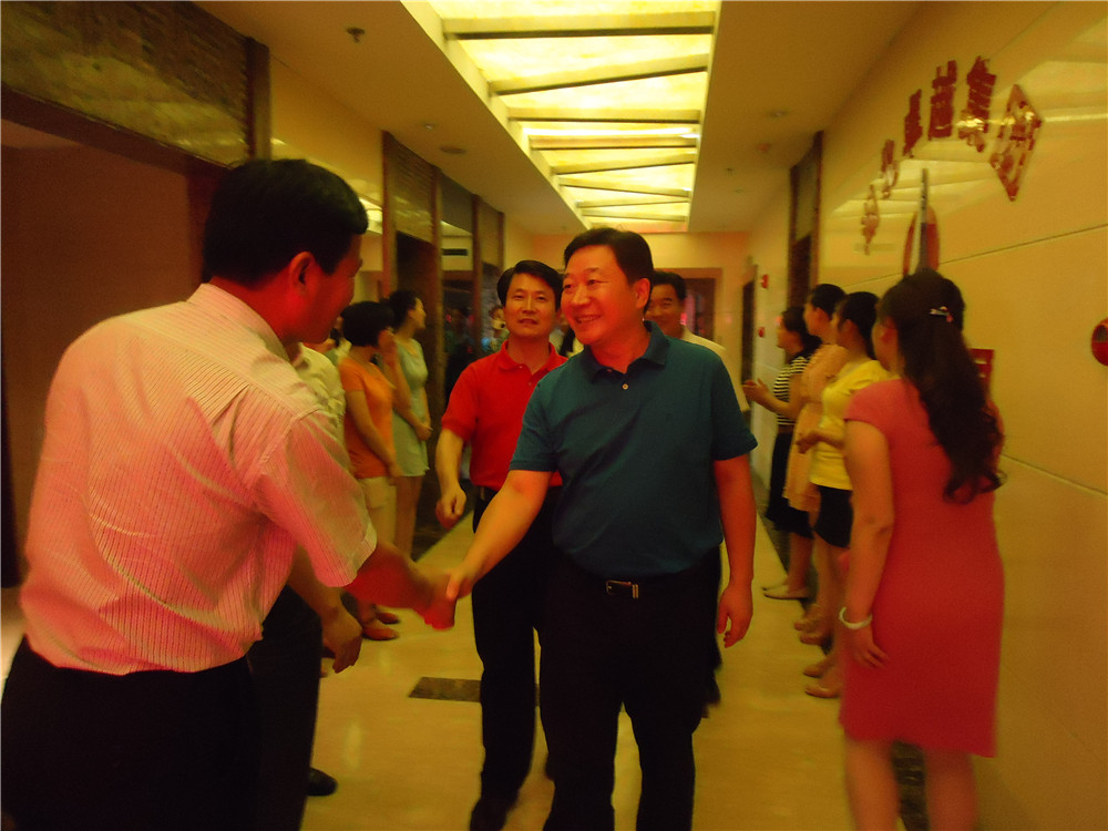 13����ɶ��³���ͬʮ������ί��������Ӳ쿭ʱK66���������ܲ�